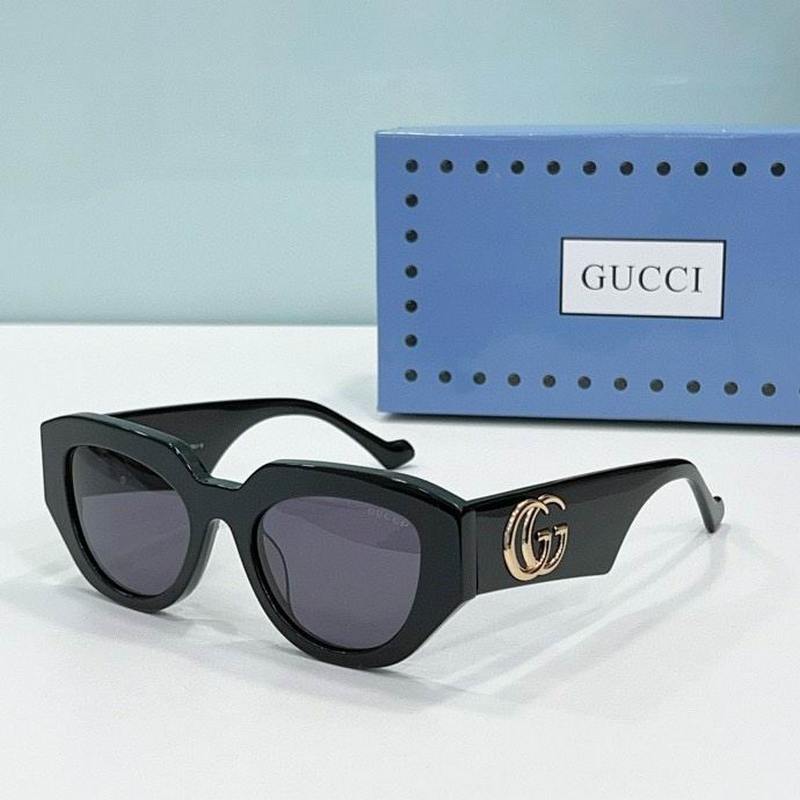 Gucci Sunglasses 811